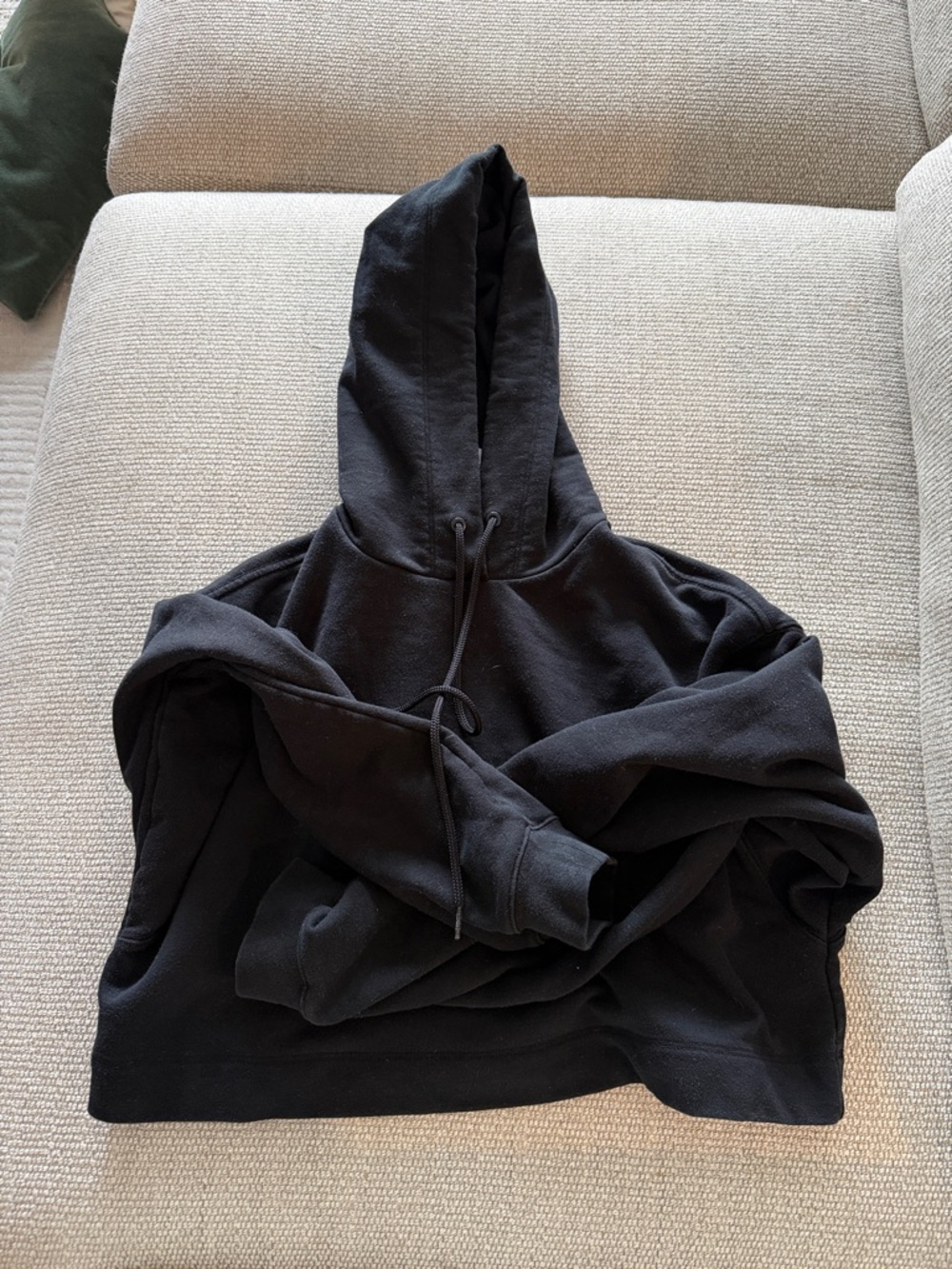 ALO Bae Black Cropped Hoodie